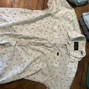 Howler brothers short sleeve pearl snap. Large.